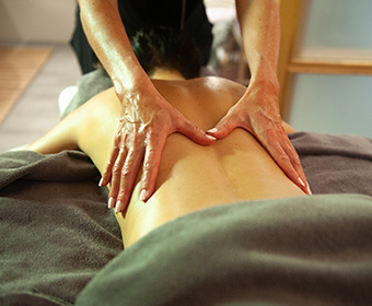 Massage et soin de corps hydratant 